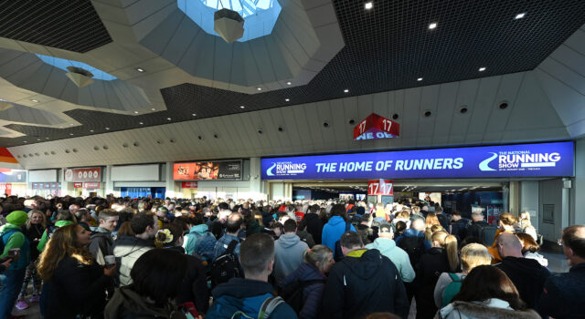 Last tickets available for National Running Show Runners queue to enter an exhibition hall